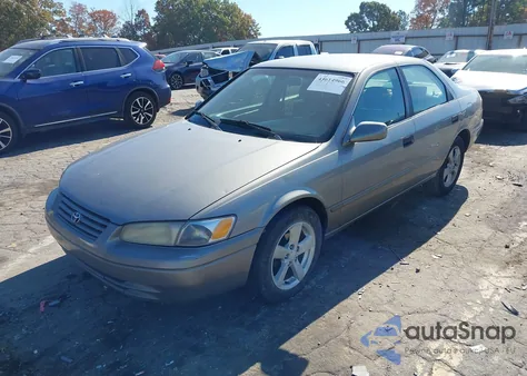 1999 Toyota Camry Le z USA, uszkodzony, nr VIN 4T1BG28K1XU450342